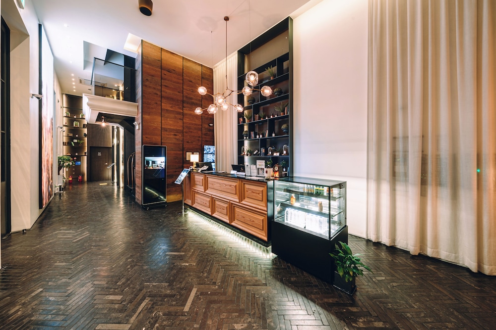 The Classic Hotel 41/68