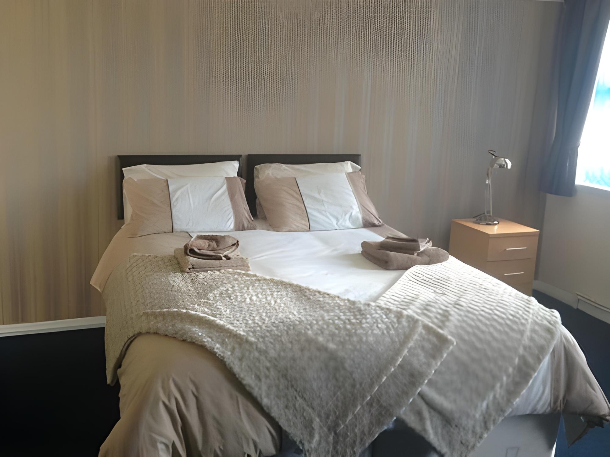 Super, Double Bed, Shared Bathroom