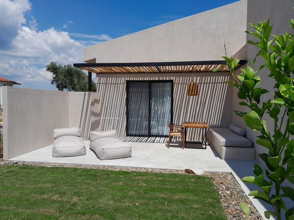 Pure Villas 47/52