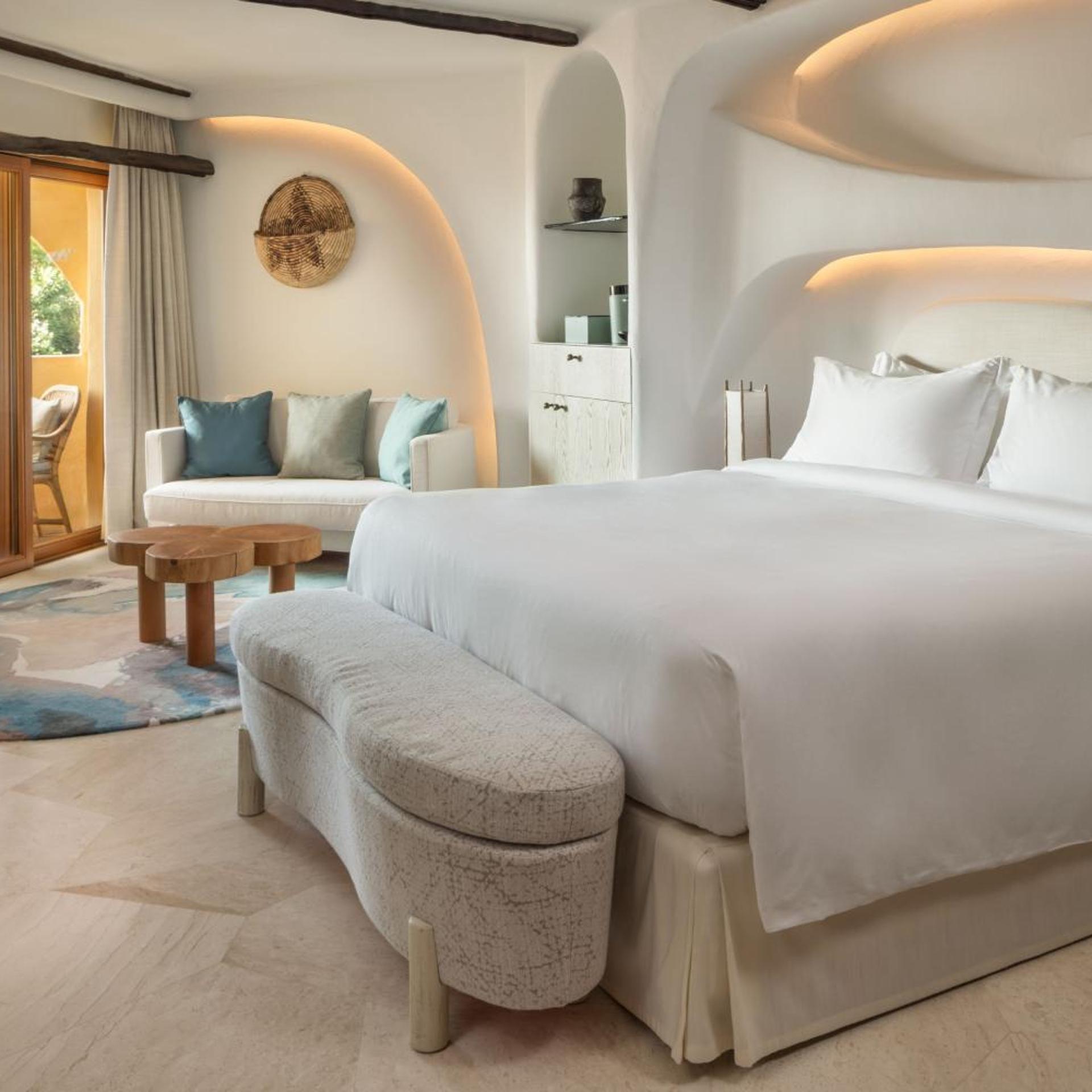 Contemporary, Classic, King Bed, Courtyard View, Balcony