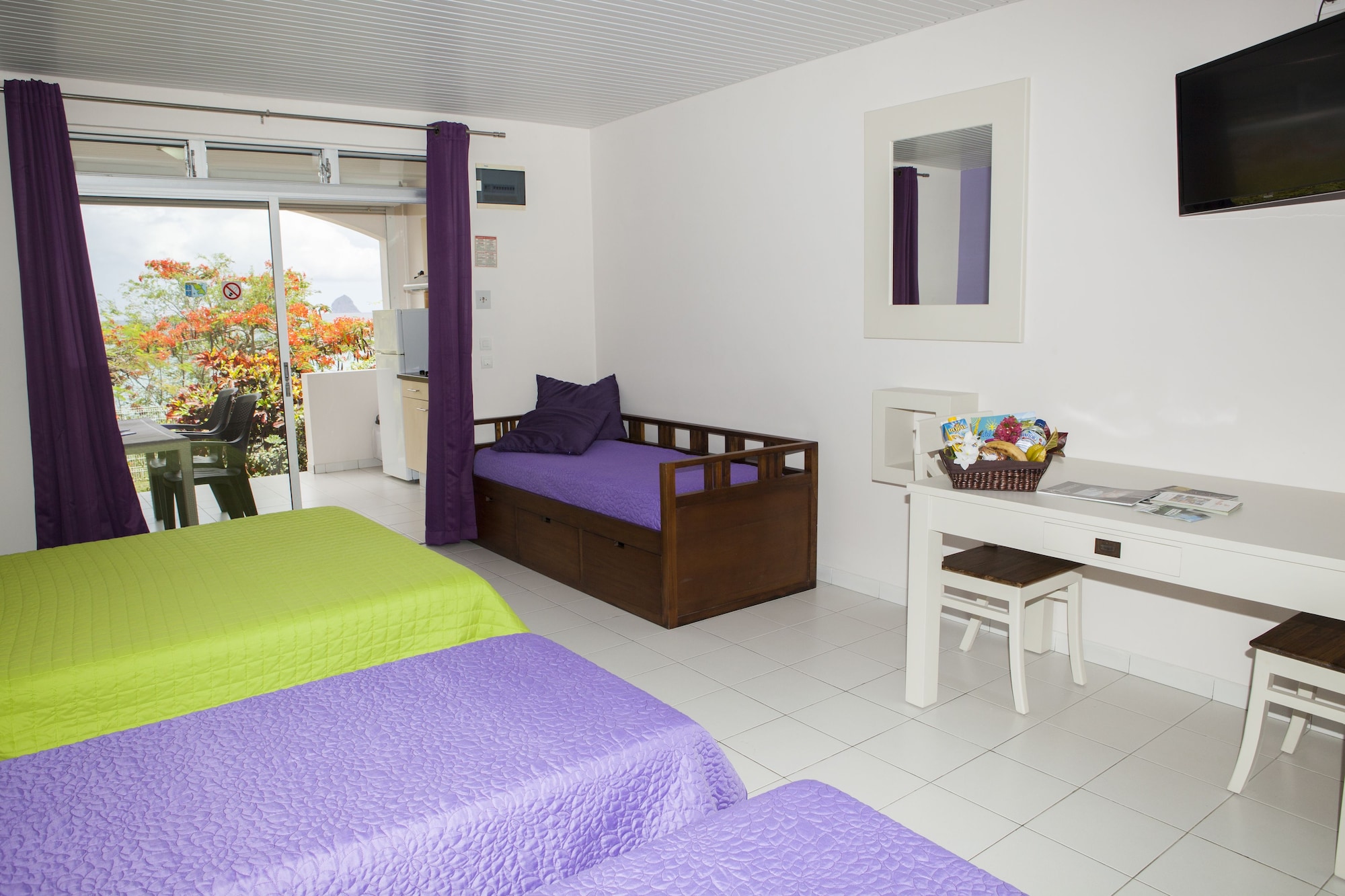 Comfort, Studio, 1 Queen and 1 Single Bed, Sofa, Kitchenette, Garden Area