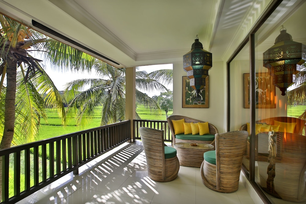 GREEN FIELD HOTEL AND BUNGALOW 33/50