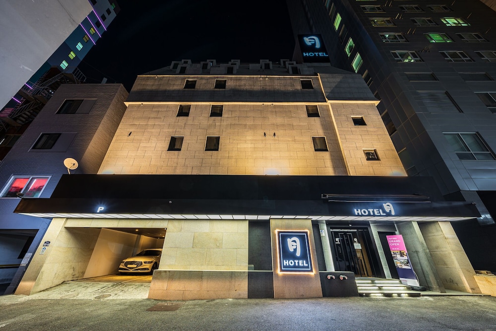 Wol Hotel 1/76
