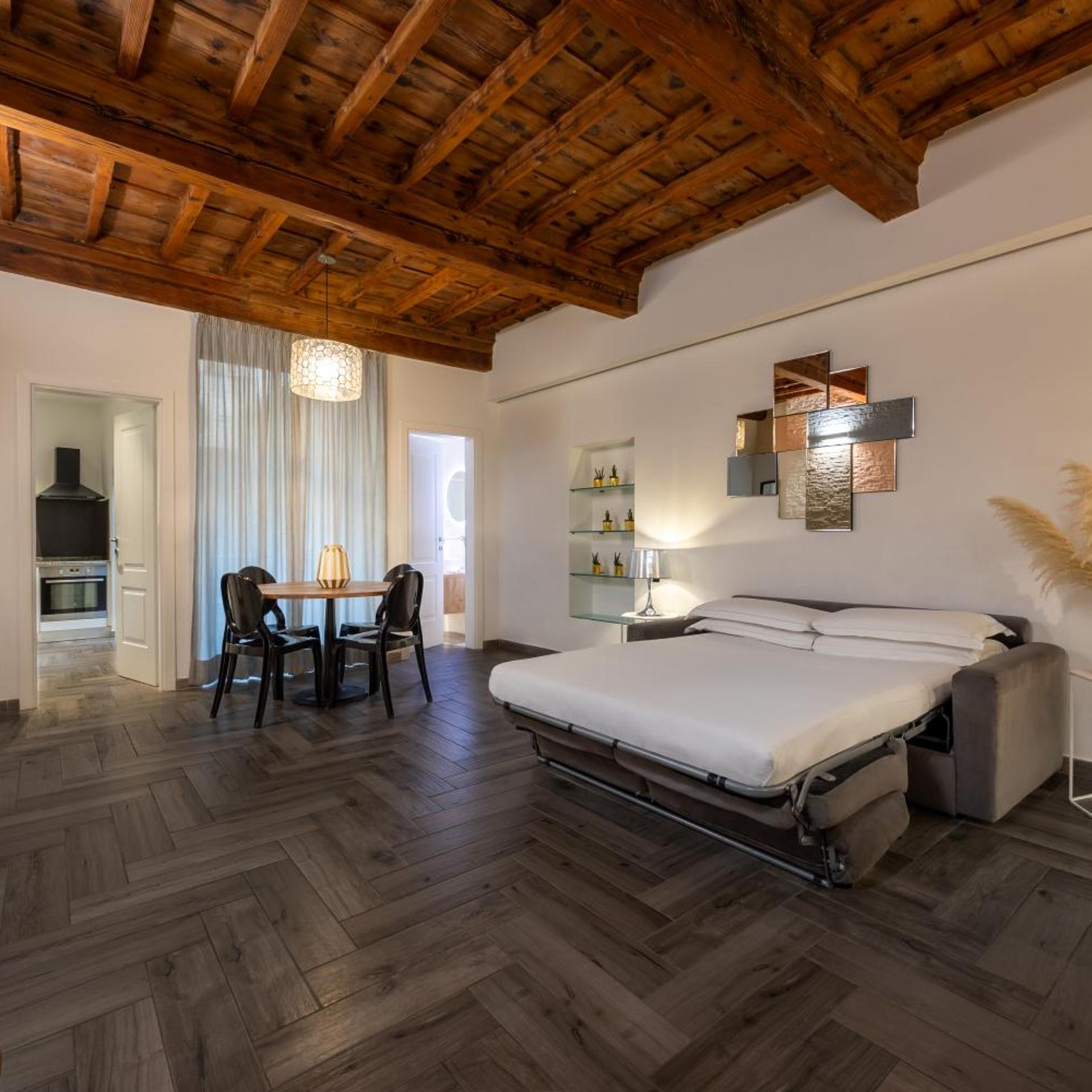 شقة، Hotel Globus 7/10