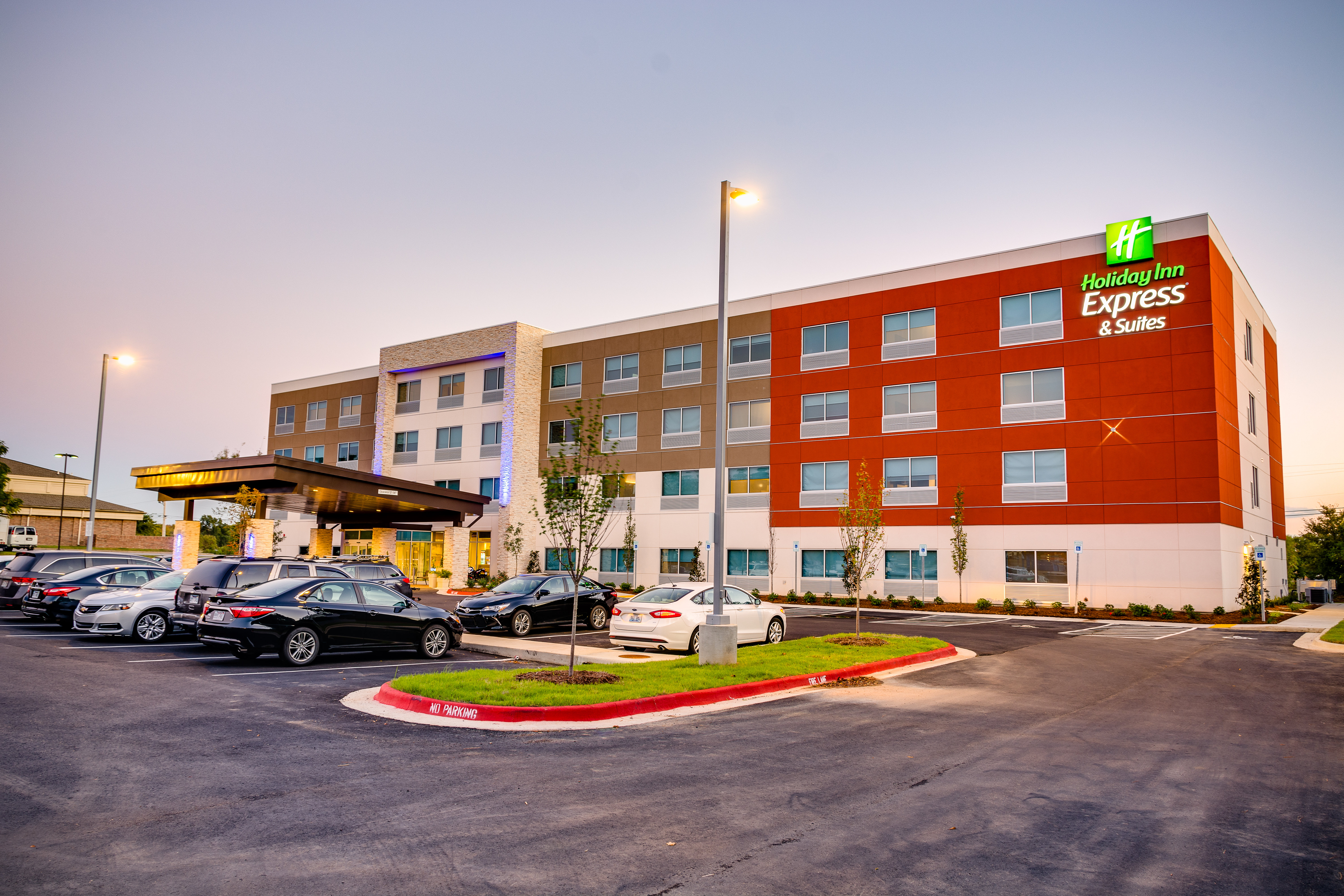 Holiday Inn Express Suites Russellville 58/59