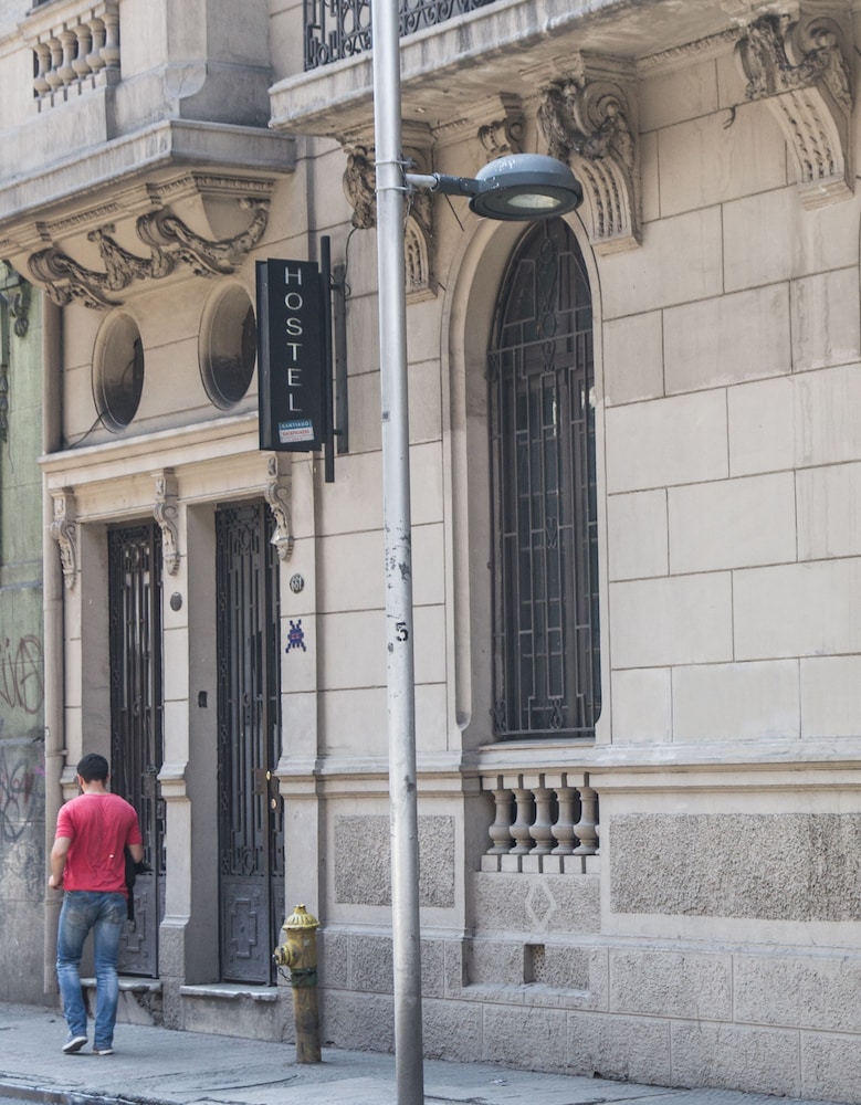 Santiago Backpackers 6/50