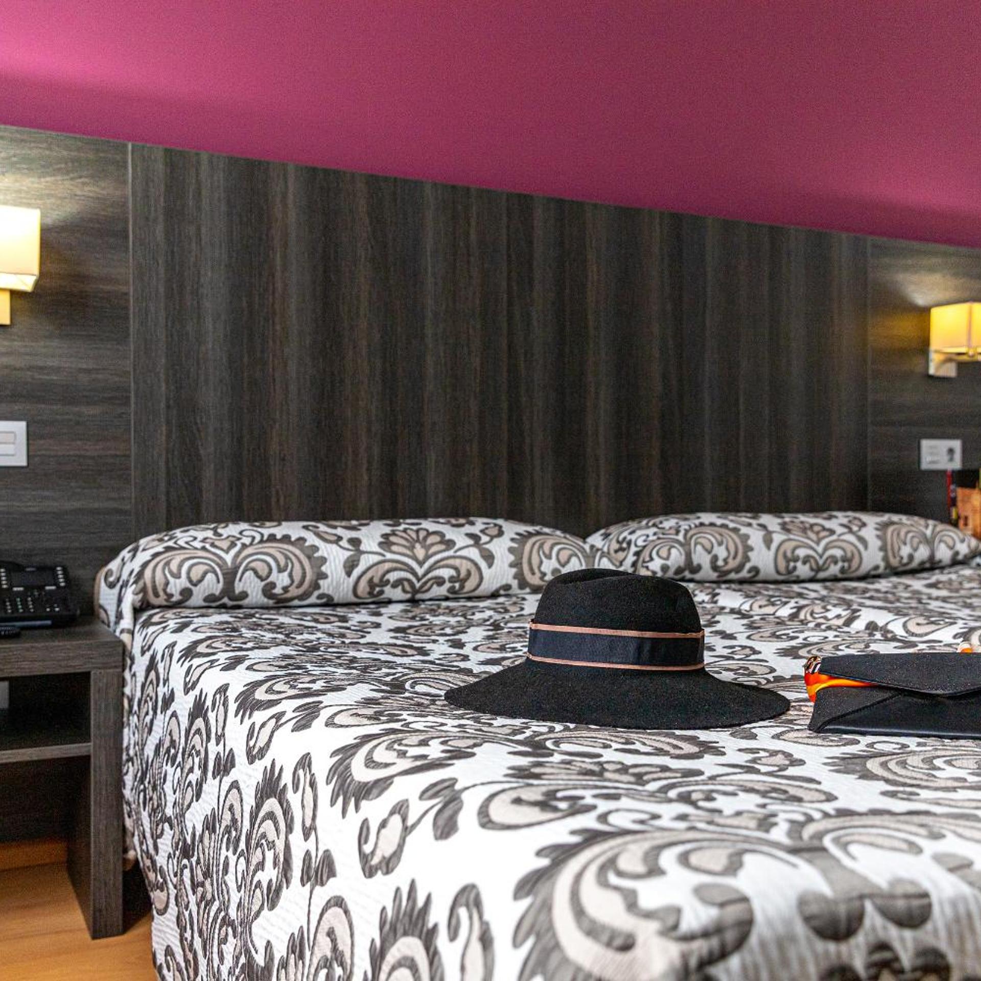 Hotel Abades Via Norte 17/30