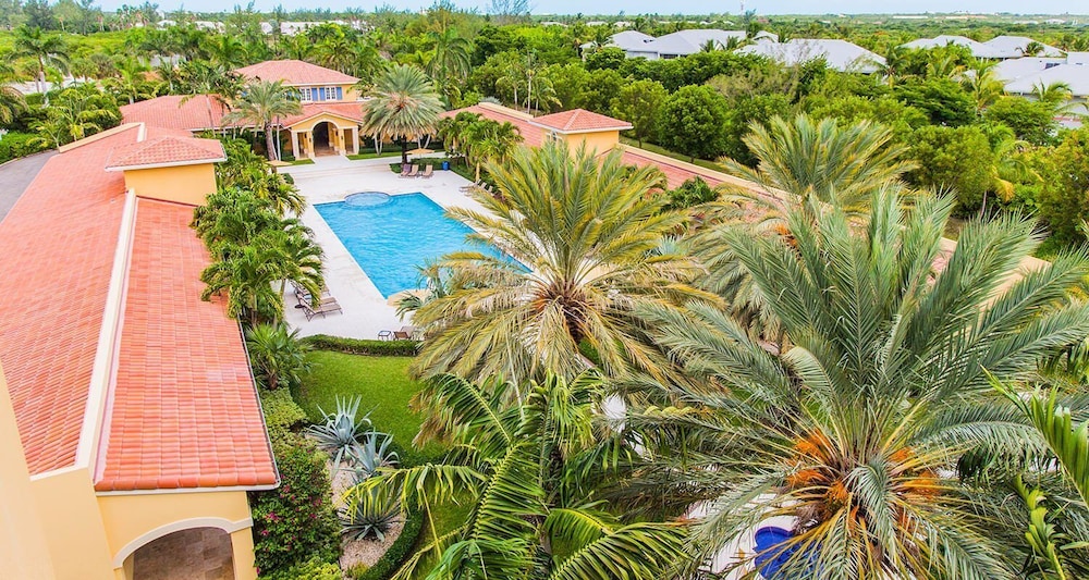 The Tuscany on Grace Bay 24/30