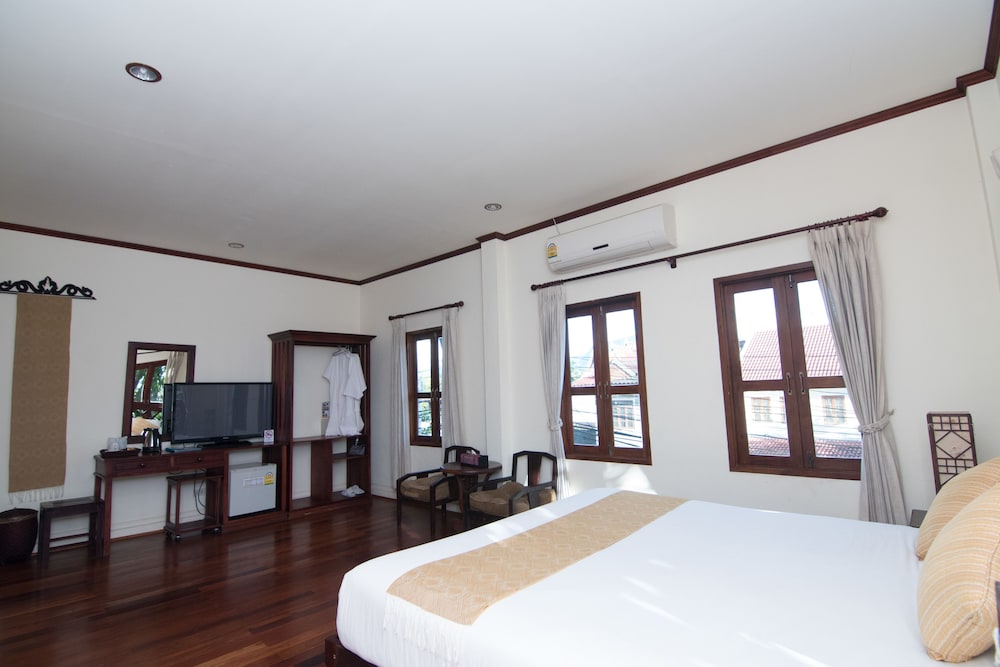 GRAND, DOUBLE BED