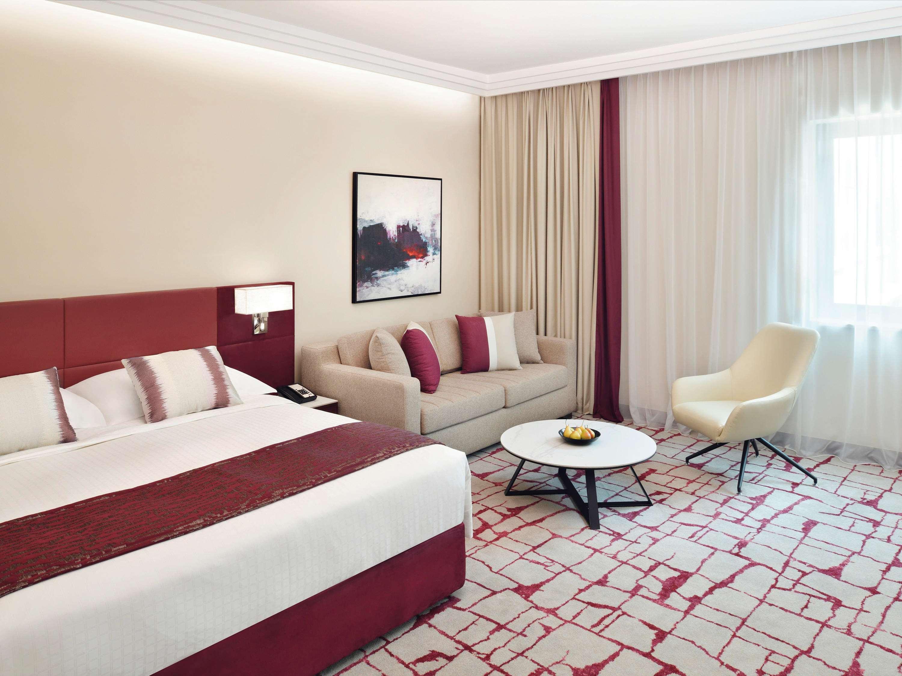 DELUXE, EXECUTIVE, KING BED