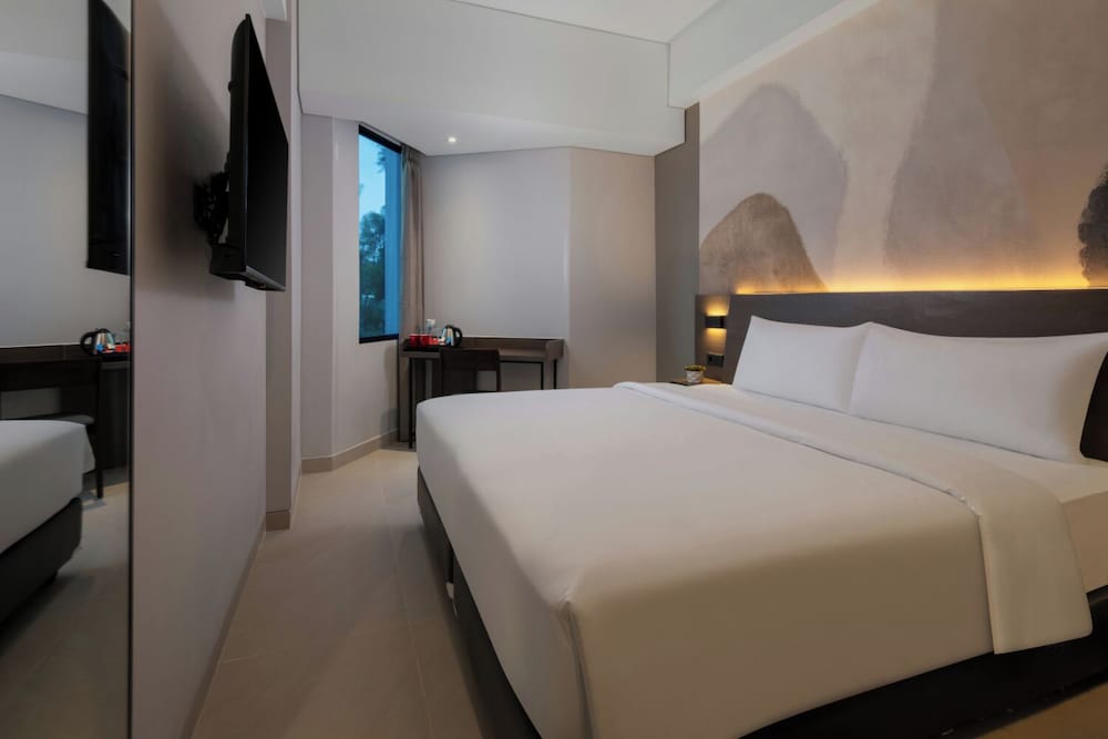 Hotel Neo Kota Baru Parahyangan 51/88