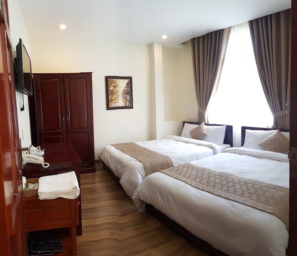 Nam Xuan Premium Hotel 20/68
