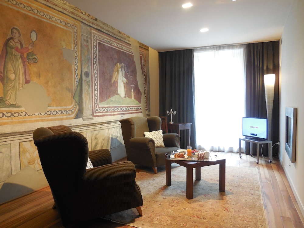Palazzo Ai Capitani 18/29