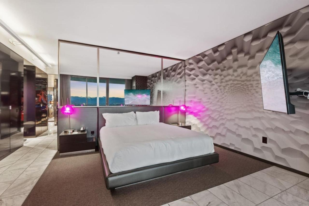 The Celine Riviera Suite at Palms Place 9/42