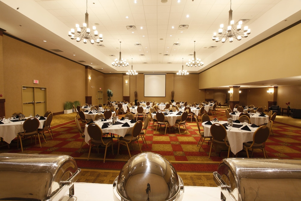Pomeroy Hotel And Conference Centre Fort St John 36/54