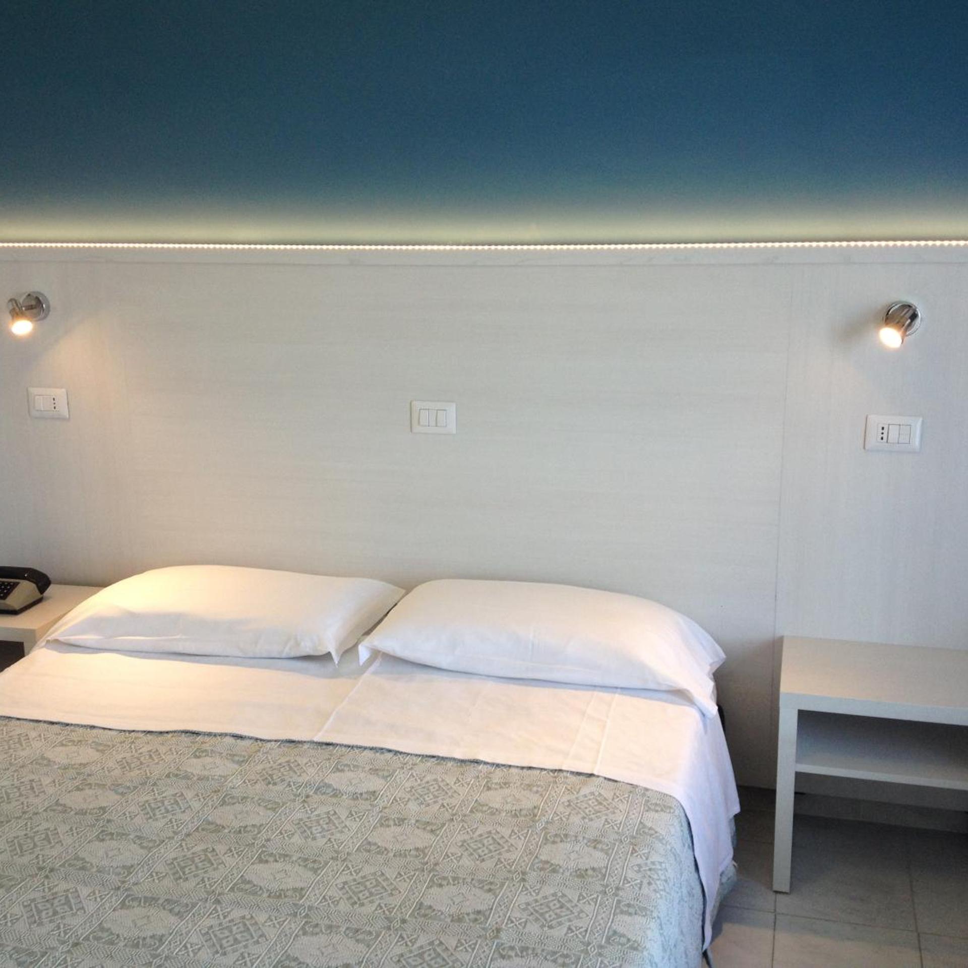 Strand Hotel 16/36