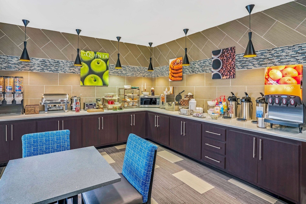 La Quinta Inn And Suites By Wyndham Cookeville 21/35