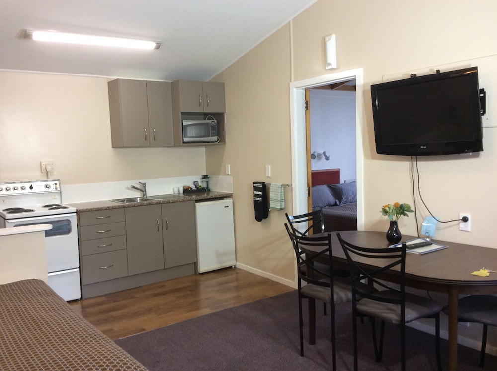 AAA Marlin Motel 46/50