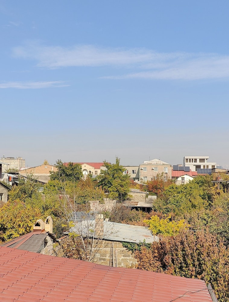 Areg Hotel 108/113