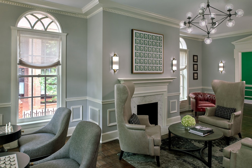 Morrison House Old Town Alexandria, Autograph Collection 28/48