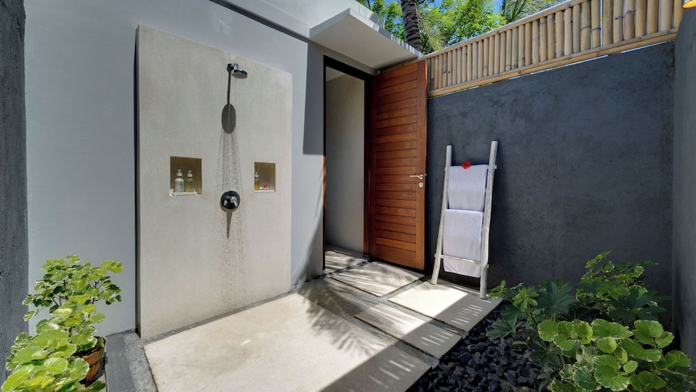 Malimbu Cliff Villa 11/56