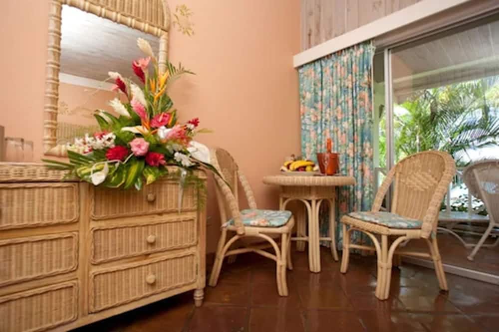 Coco Reef Resort & Spa 28/56
