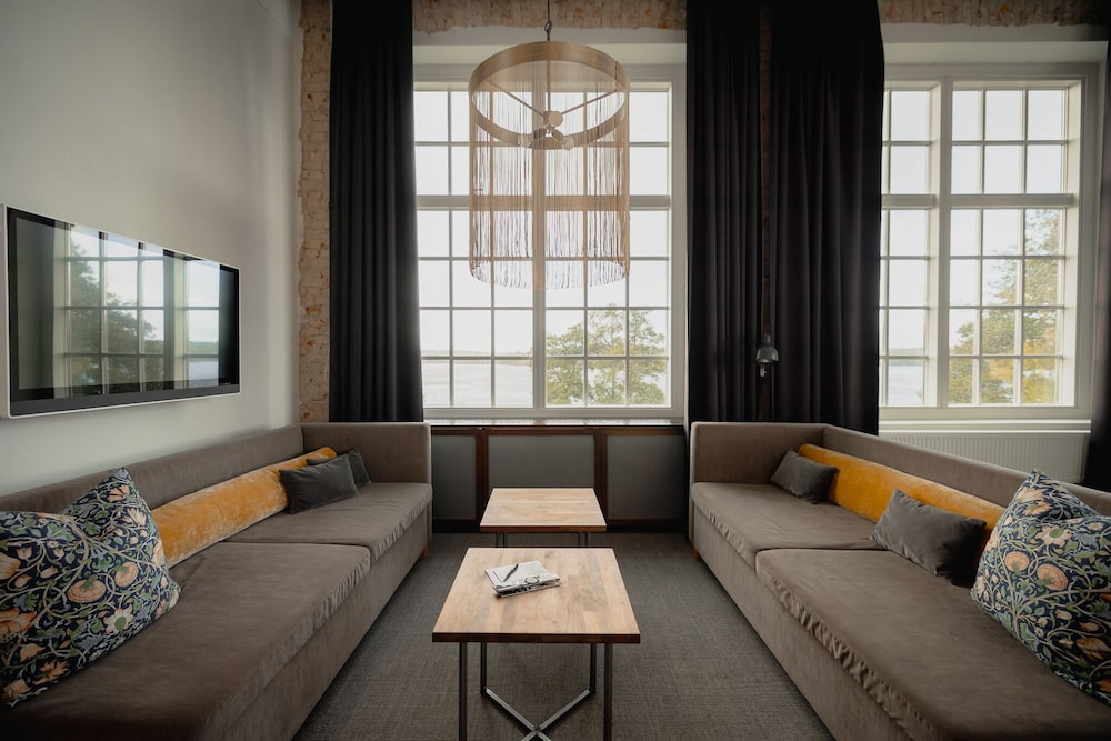 Naas Fabriker Hotell Och Restaurang 30/50