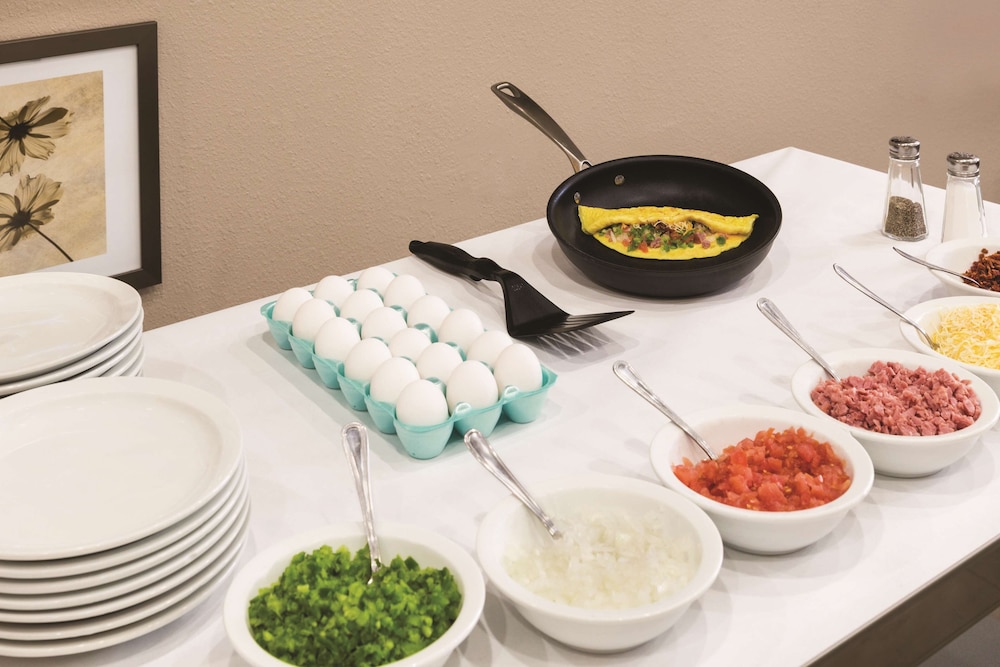 Country Inn & Suites by Radisson, St. Petersburg - Clearwater, FL 41/56