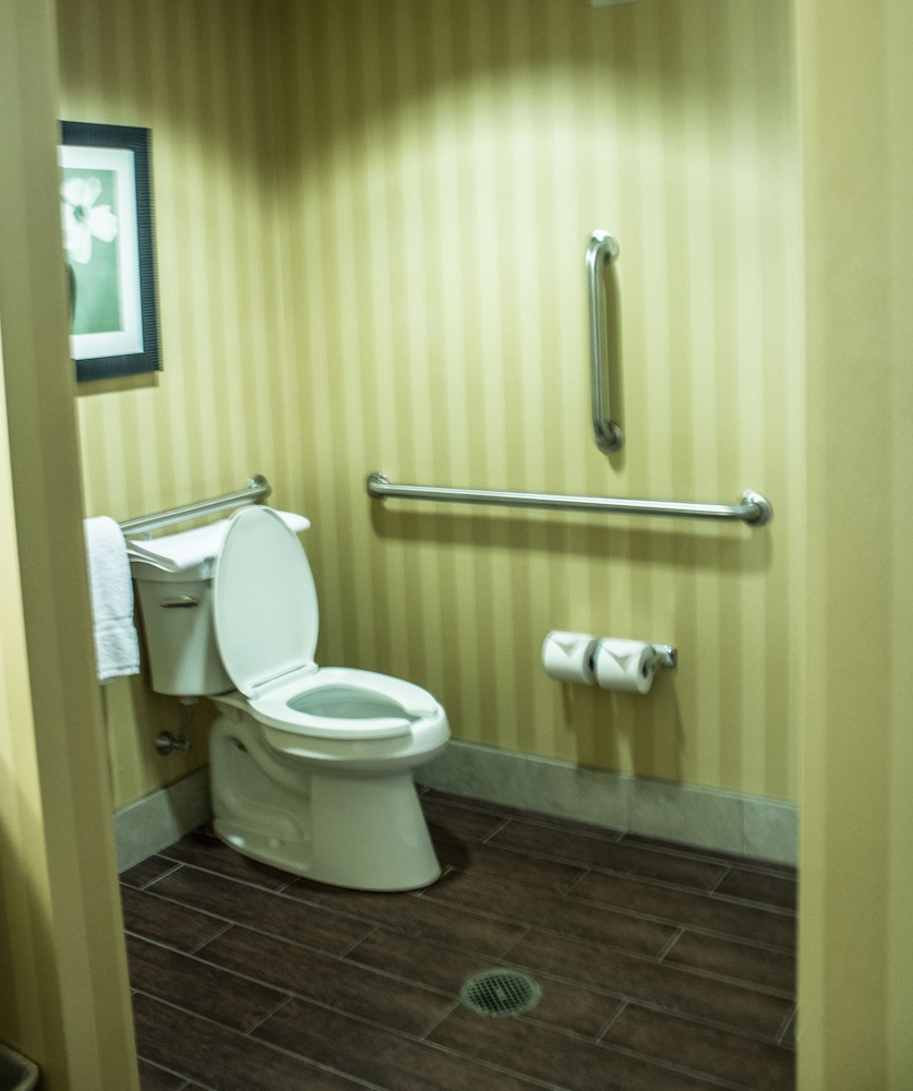 Hilton Garden Inn Pittsburgh/Cranberry 8/43