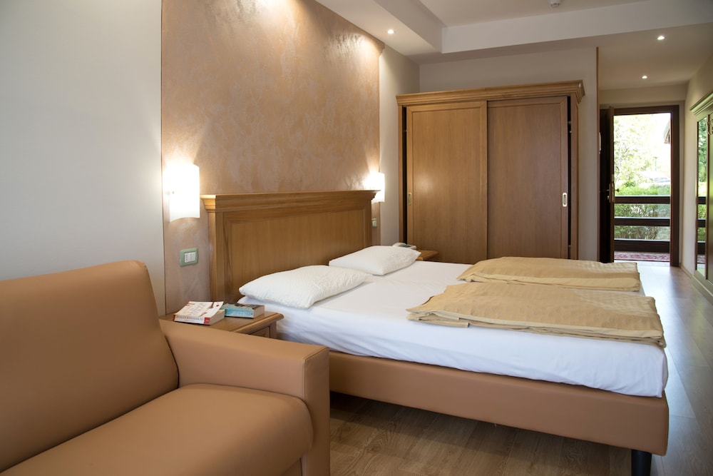 Hotel Pineta Campi 39/90