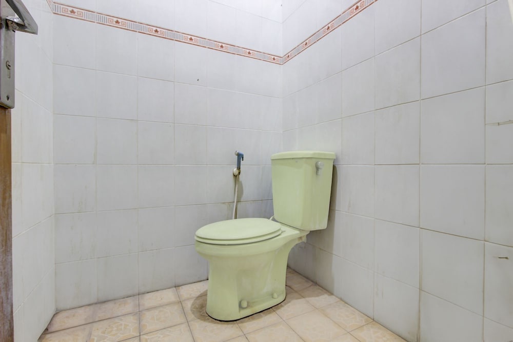 Hotel O Solo near RS JIH Solo formerly Azifa Inn 27/27