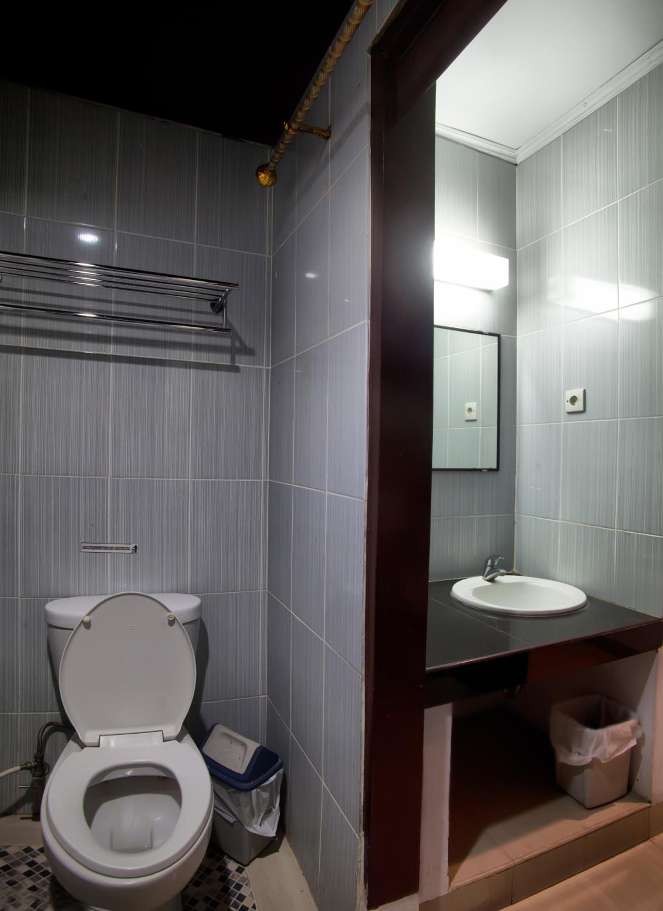 Hotel Prima Makassar 21/22