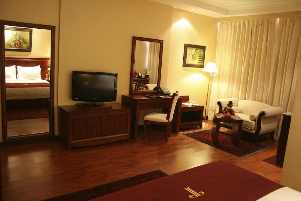 Trianon Hotel 41/63