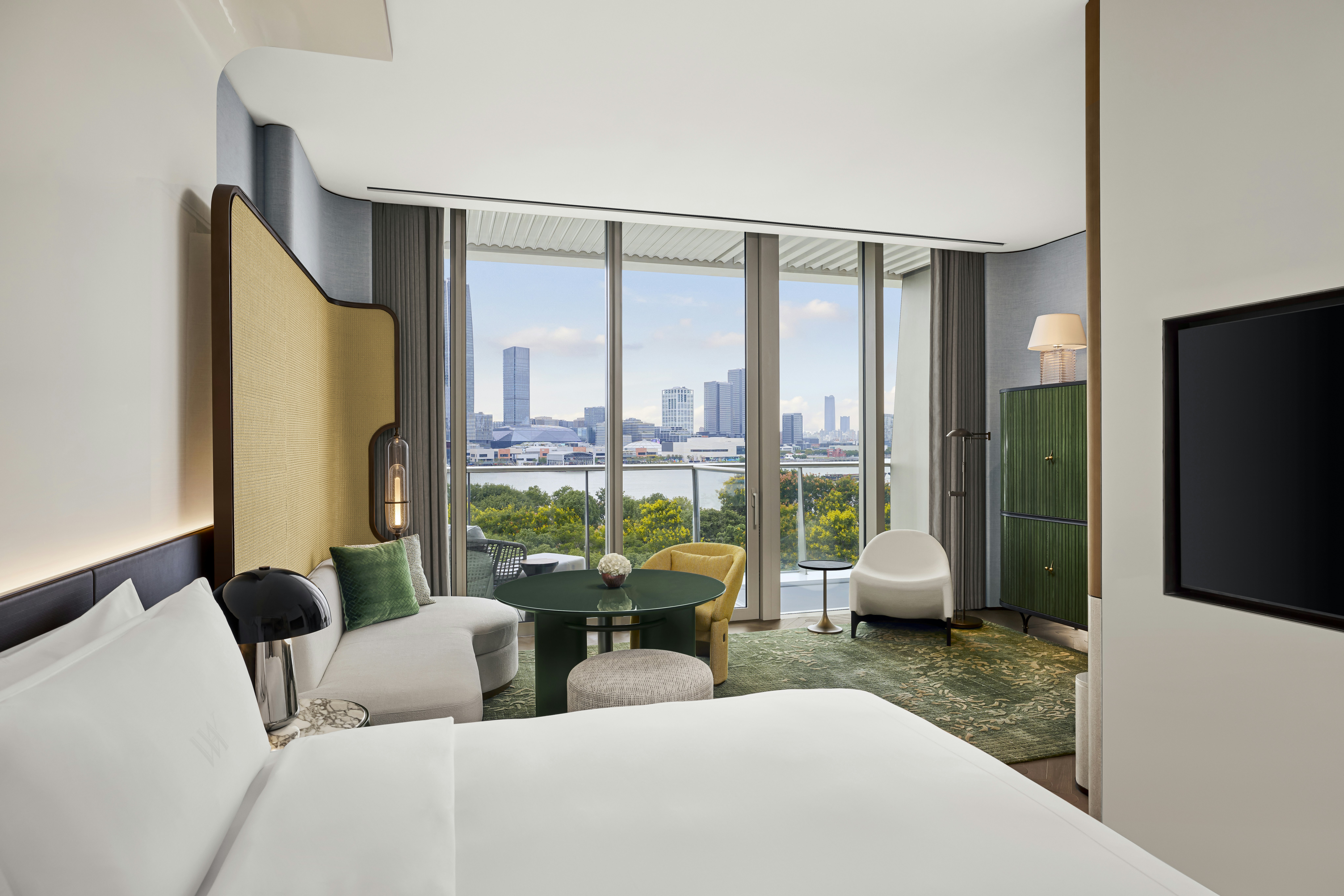 DELUXE, KING BED, RIVER VIEW