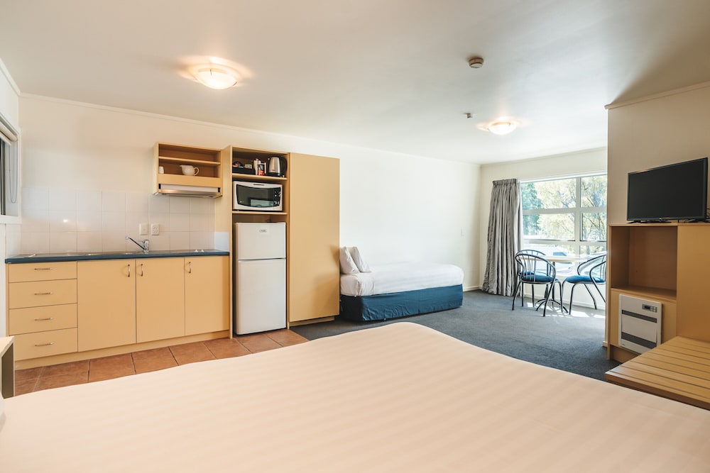 Blue Peaks Lodge and Apartments 26/63