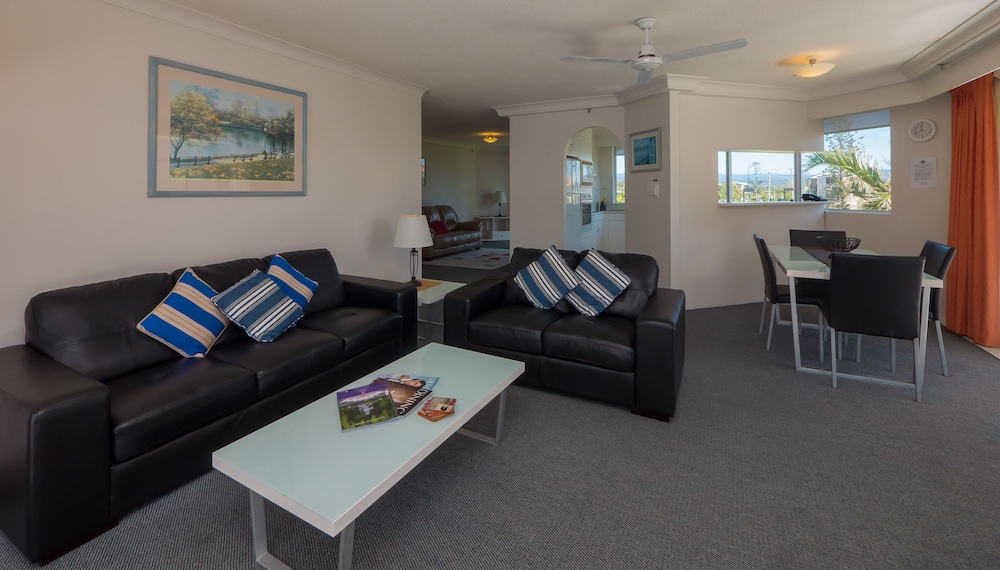 Burleigh Surf Apartments 52/77
