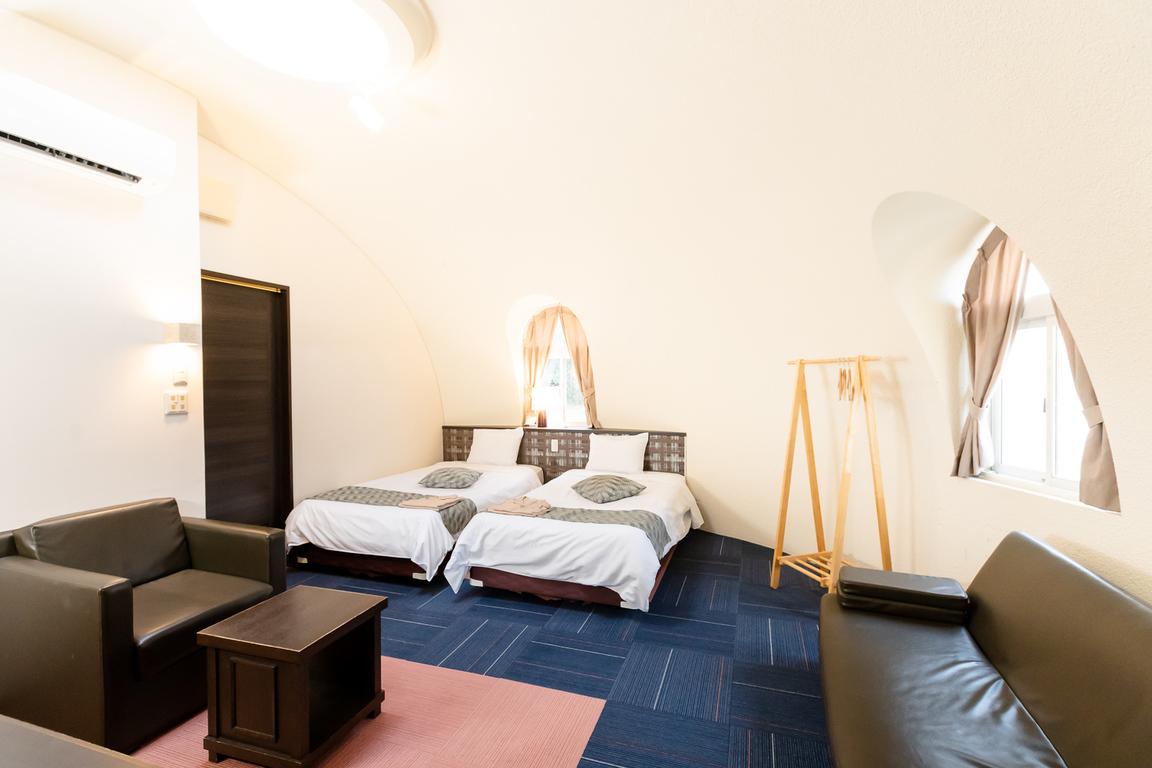 Room, Twin Beds