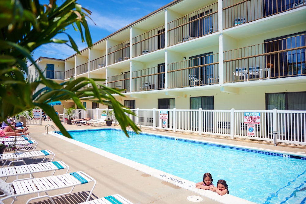 The Bay Resort 2/50
