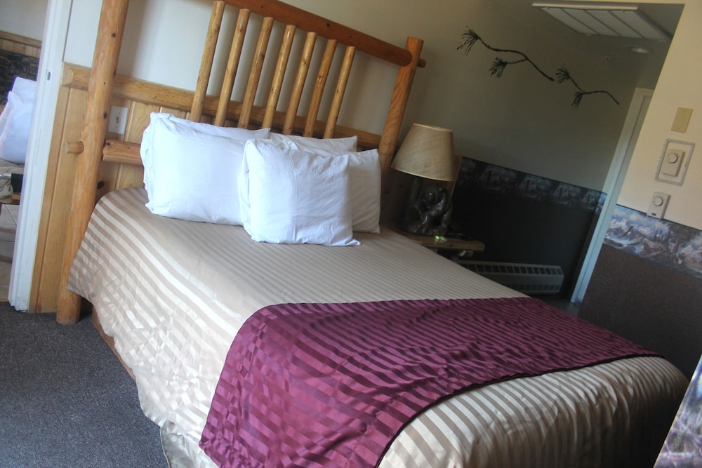 Spa, Suite, Futon Bed, Queen Bed, Accessible