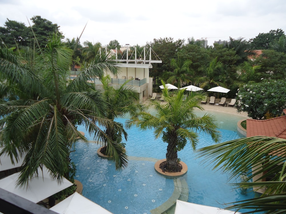 Palm Meadows Resort 9/67
