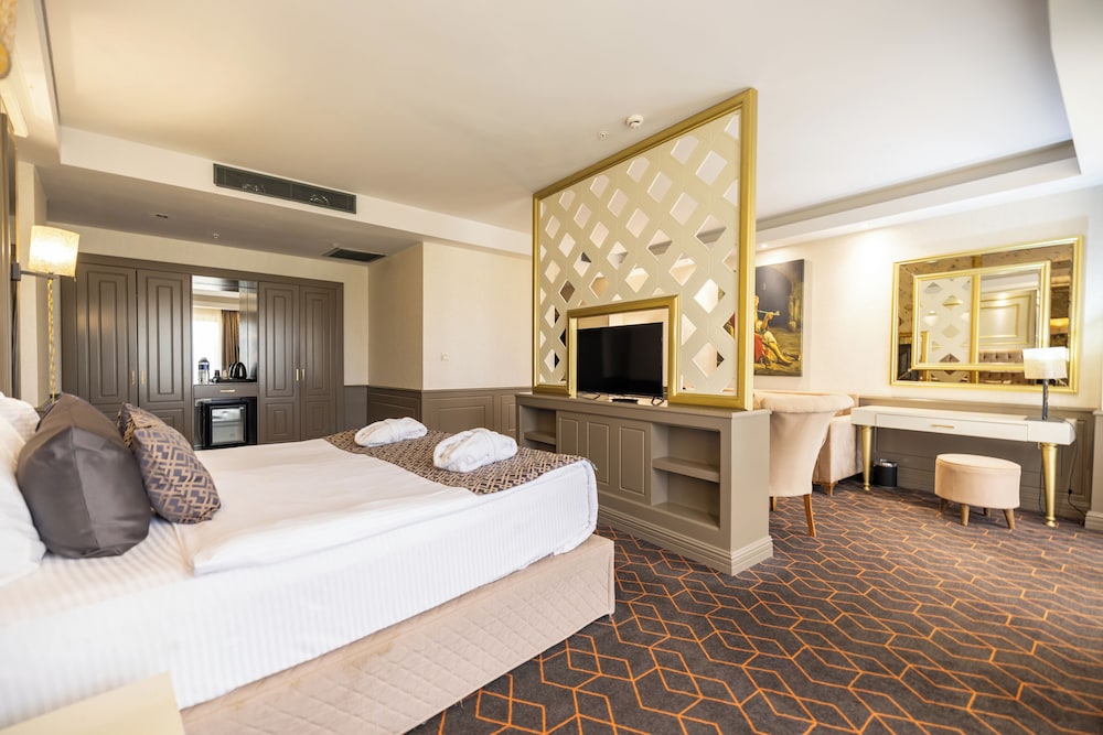 Suite, Double and Twin Beds