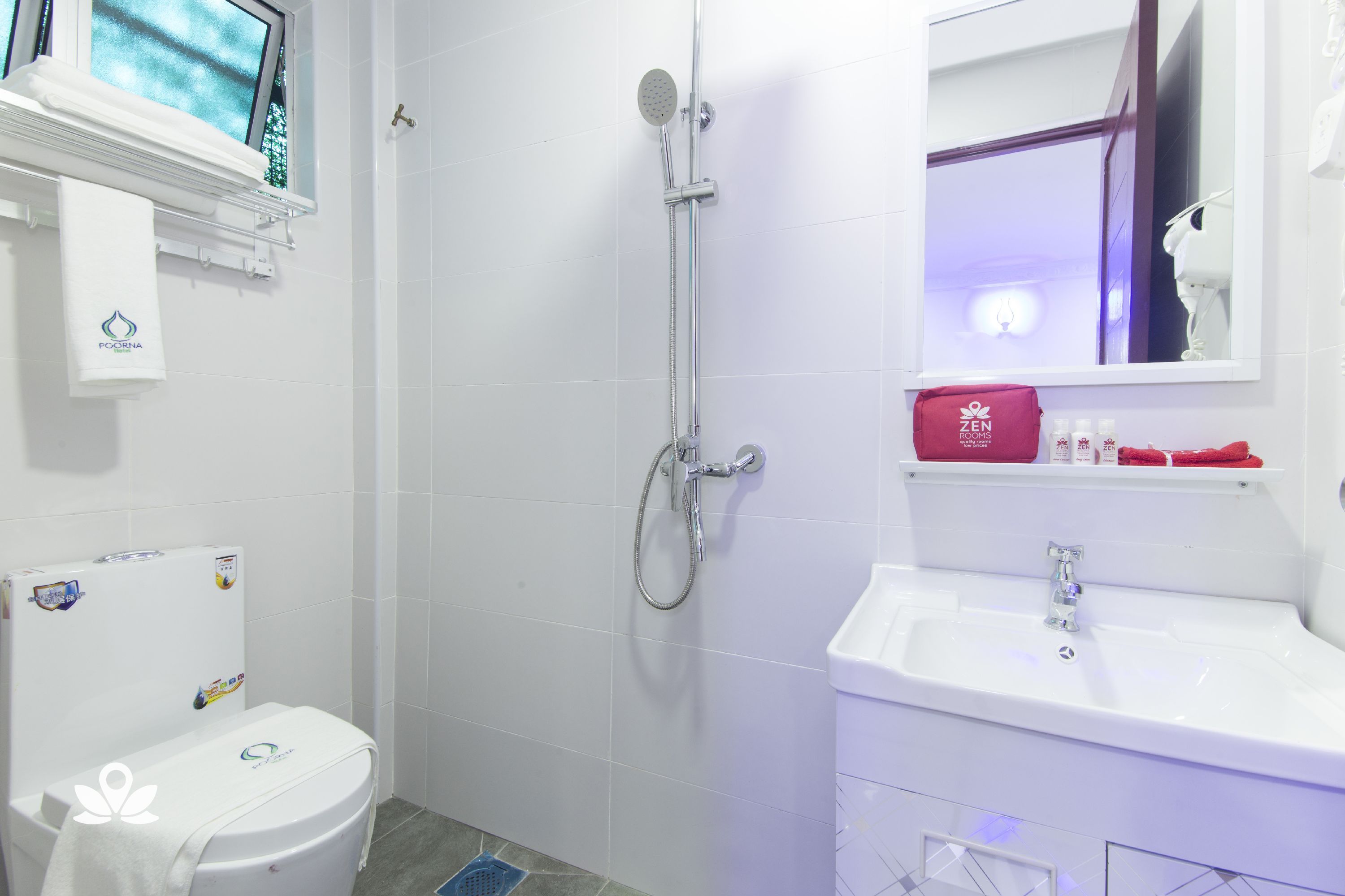 Zen Rooms Poorna Hotel 42/50