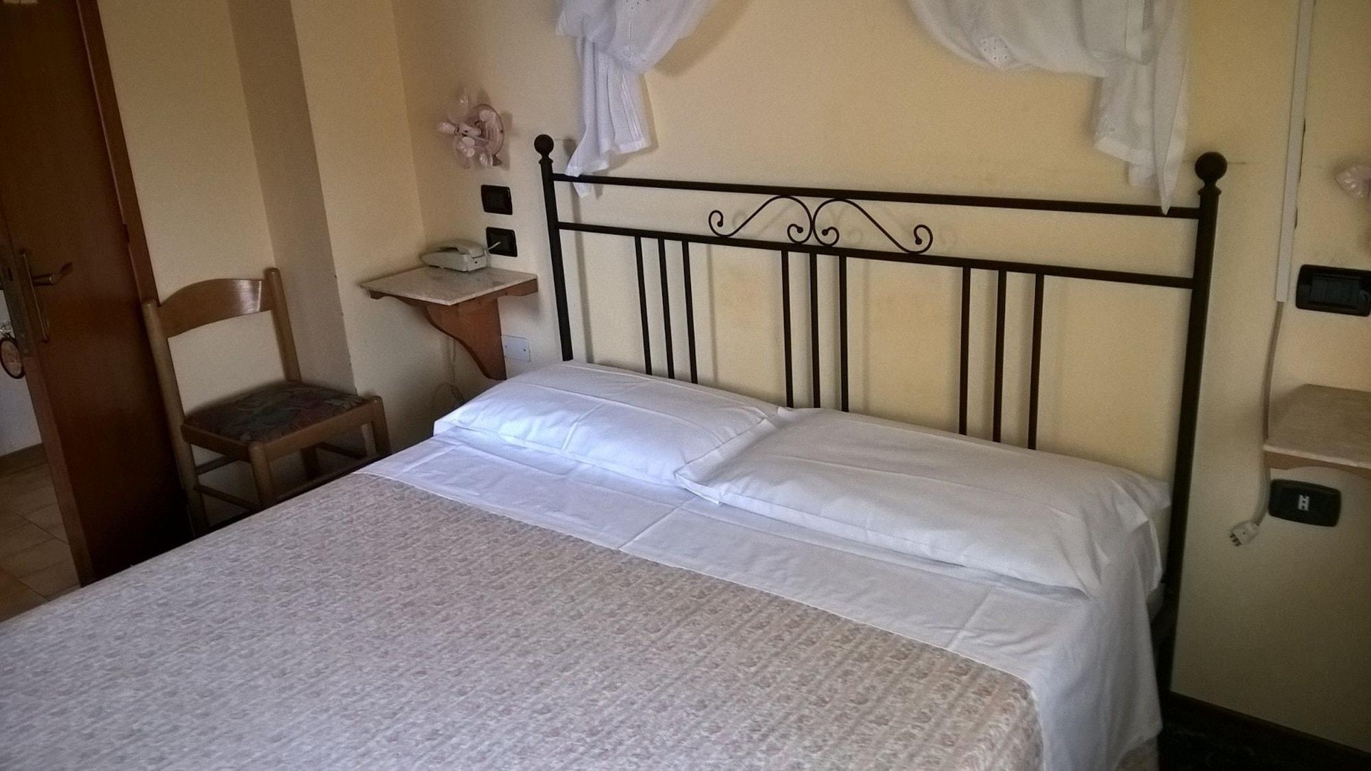 Hotel Parigi 14/44