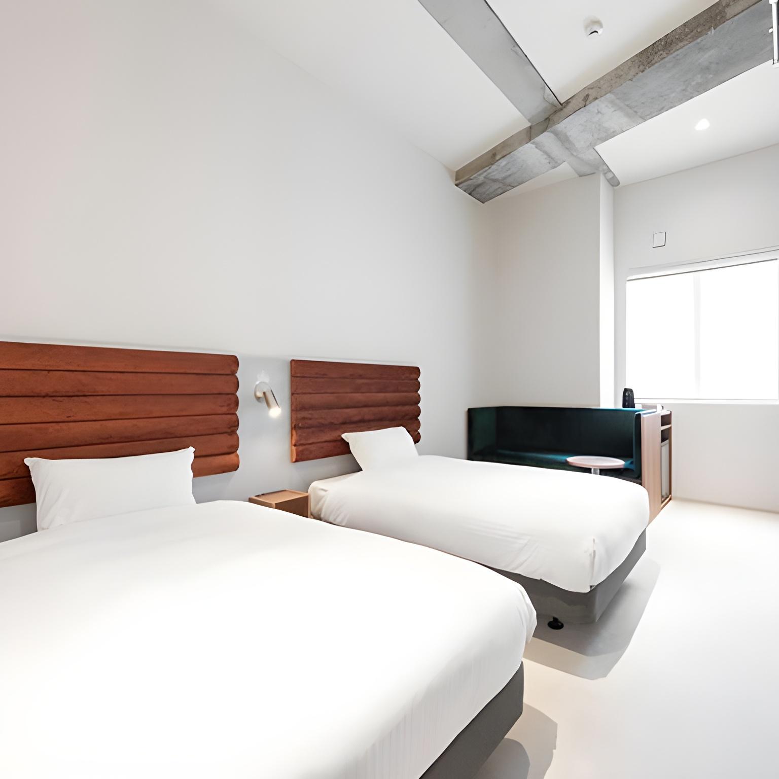Moderate, Twin Beds, Large