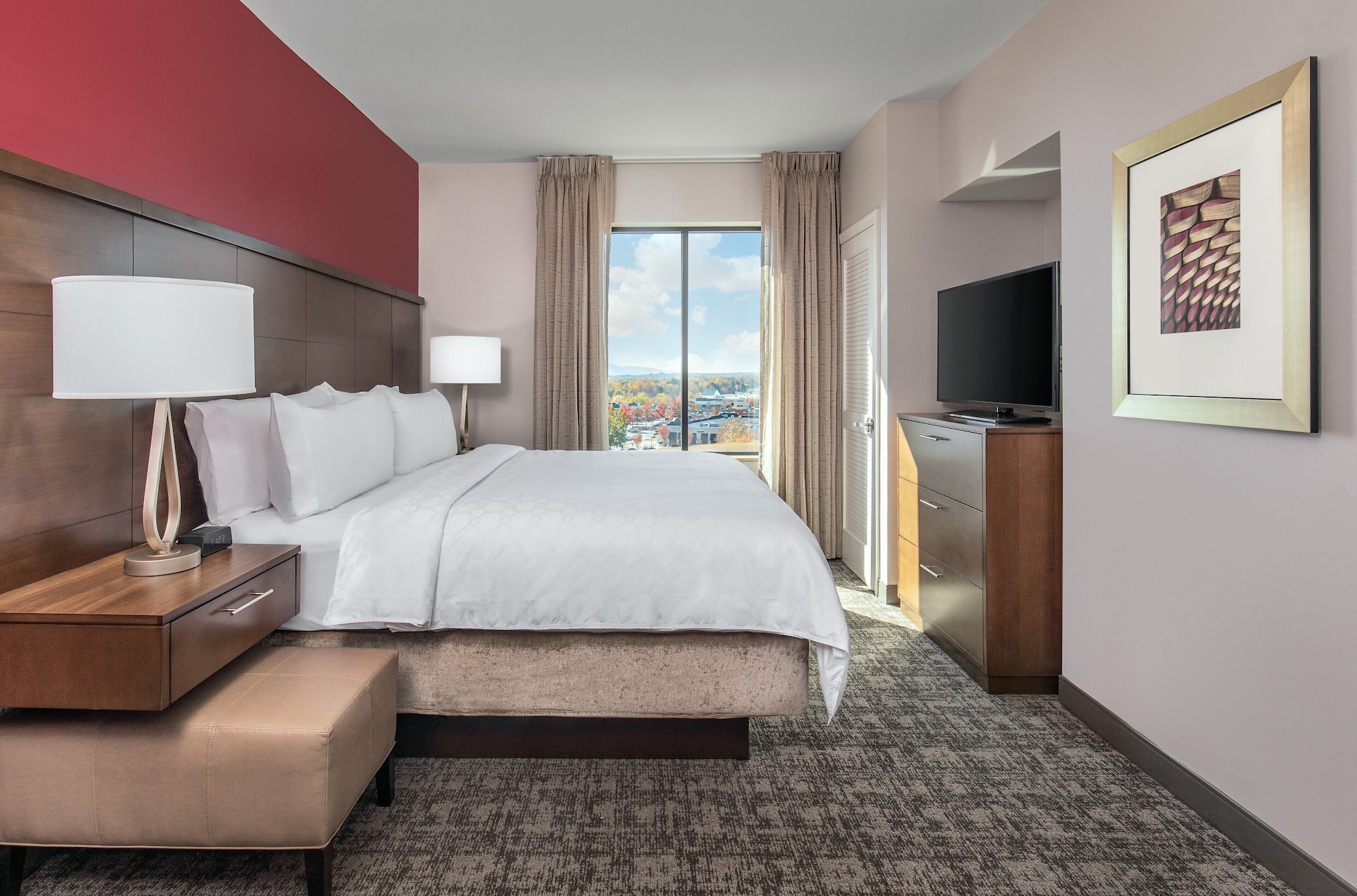 Suite, King Bed, Kitchen