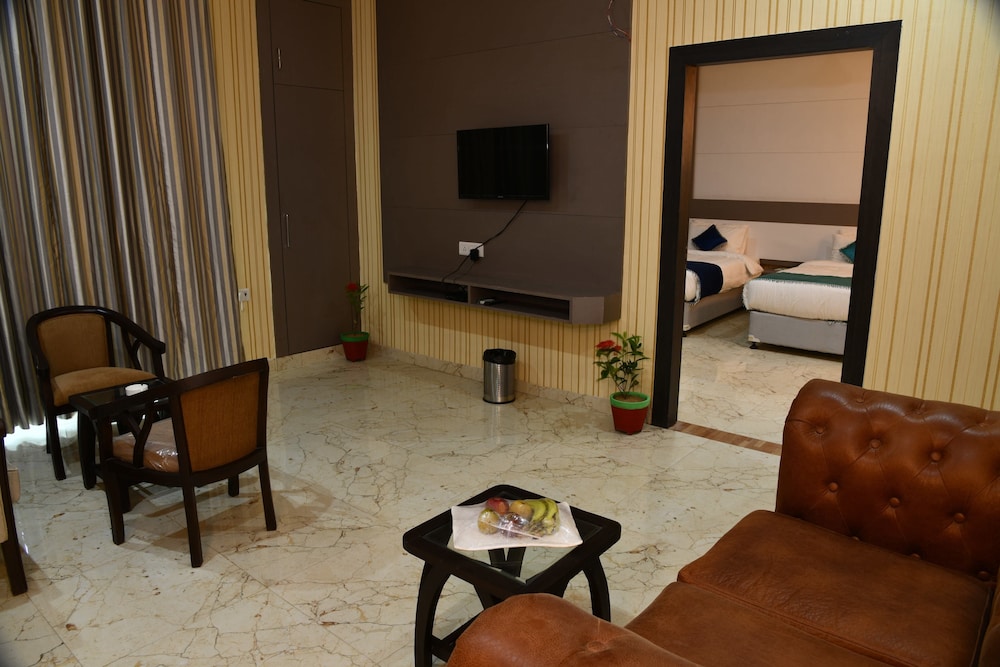 Hotel Jataka Inn 26/38