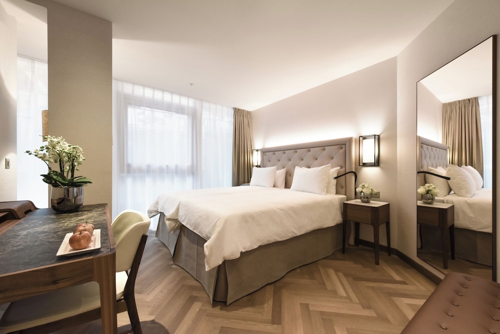 DELUXE, TWIN BEDS