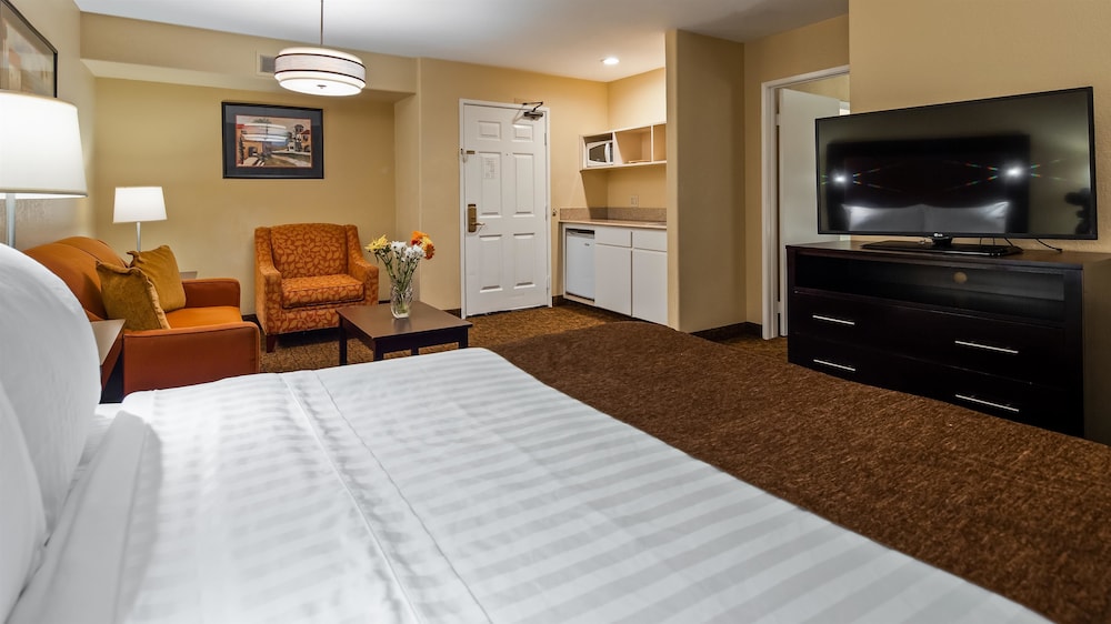 Best Western Escondido Hotel 18/35