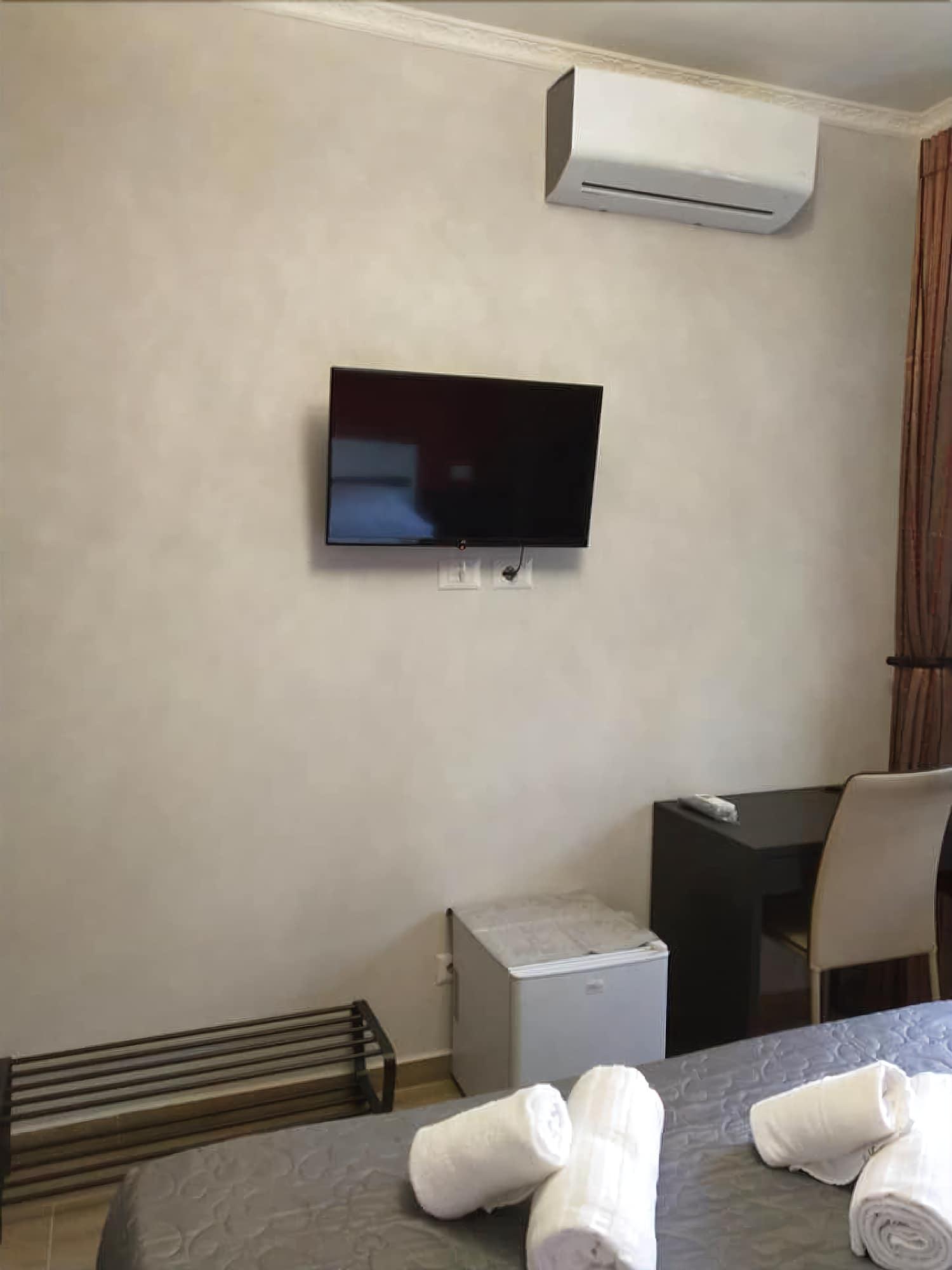 Seven Miracles Inn 32/40
