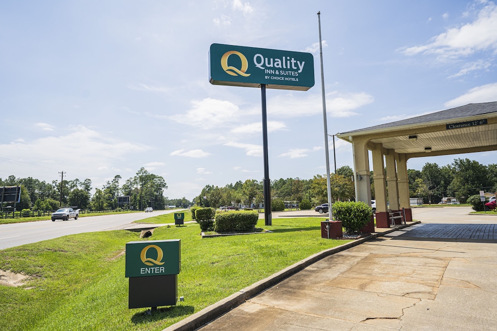 Quality Inn & Suites Monroeville South 24/26